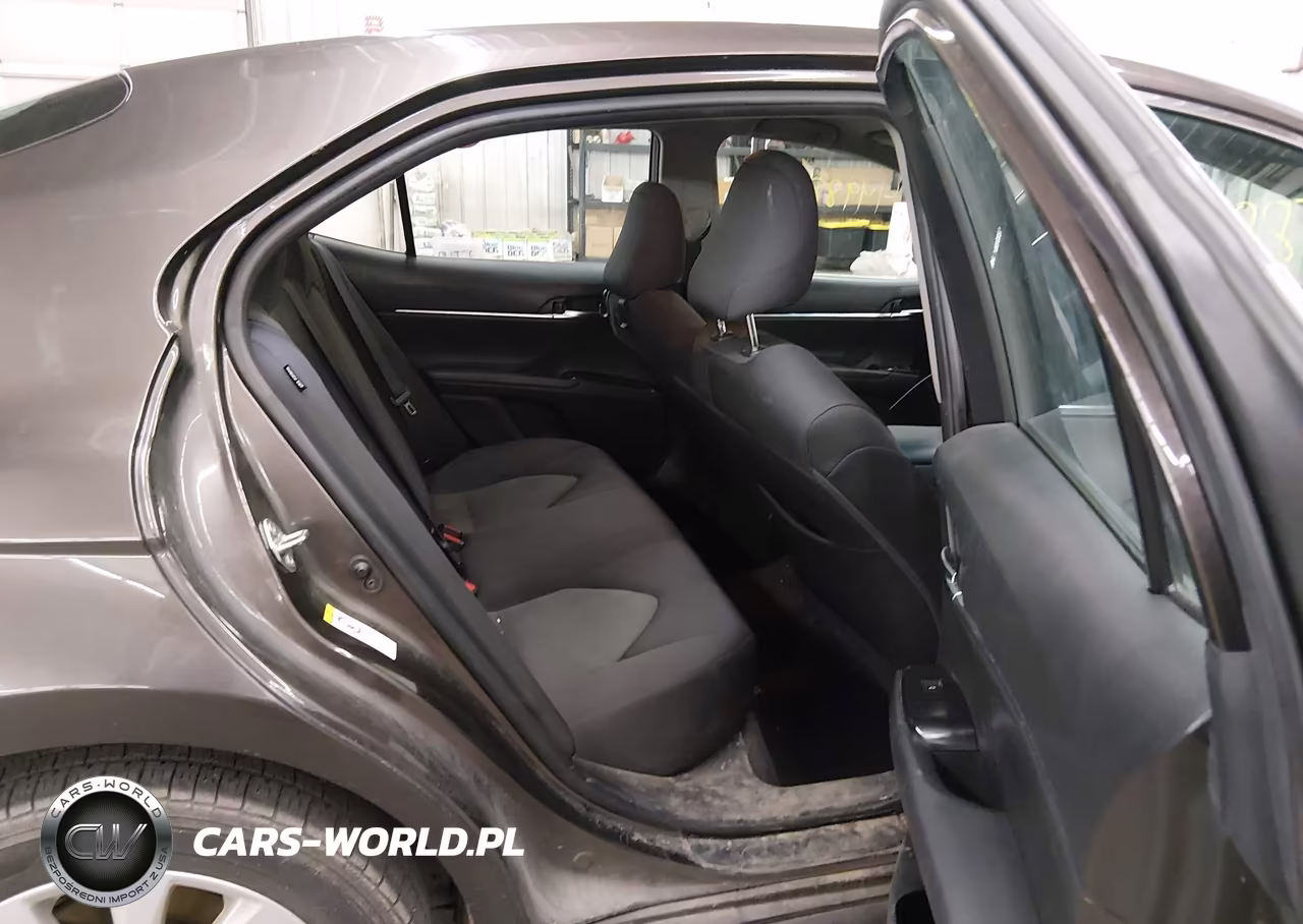 2018 Toyota Camry Le VIN:4T1B11HKXJU029920 - 8