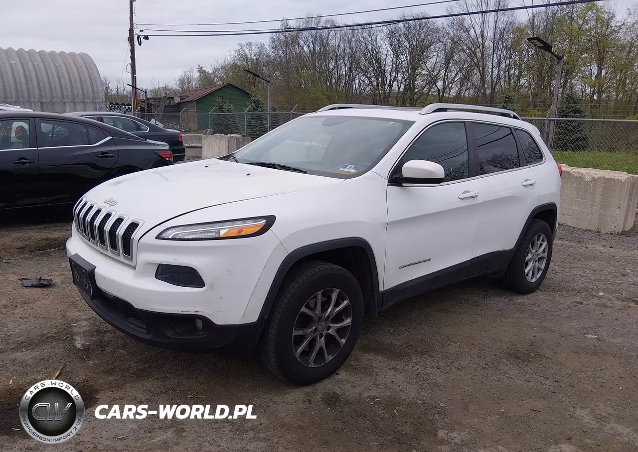 2015 Jeep Cherokee Latitude VIN:1C4PJMCB9FW758246 - 2