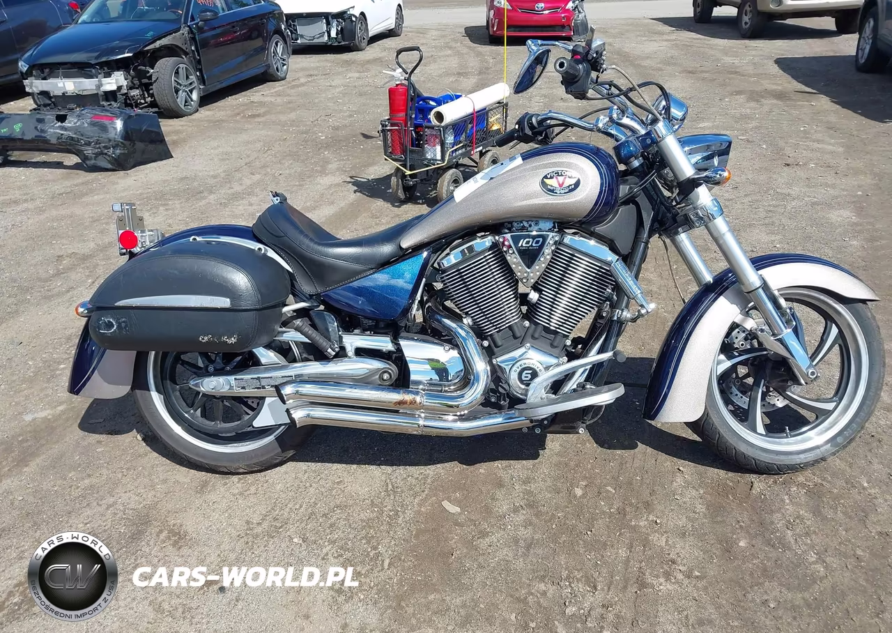 2010 Victory Motorcycles Kingpin VIN:5VPCB26D6A3001152 - 12
