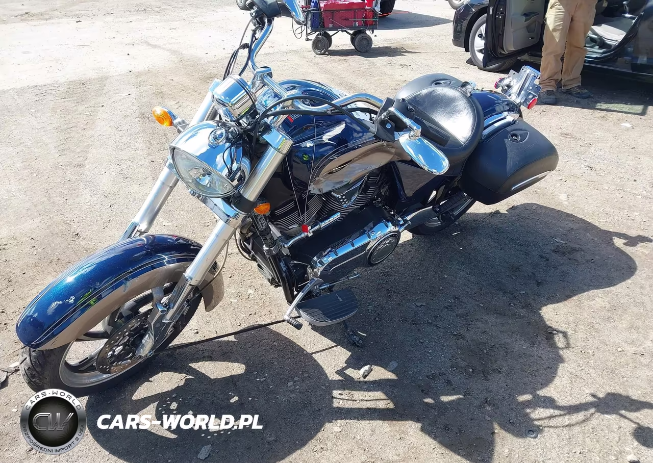 2010 Victory Motorcycles Kingpin VIN:5VPCB26D6A3001152 - 2