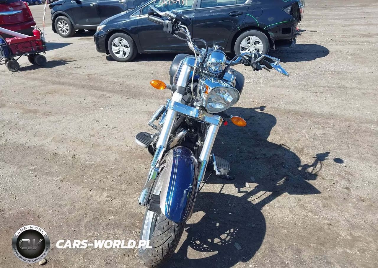 2010 Victory Motorcycles Kingpin VIN:5VPCB26D6A3001152 - 5