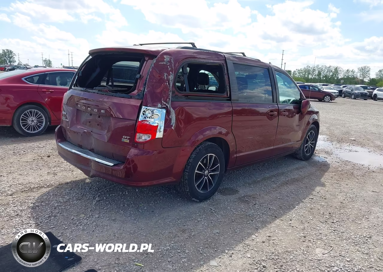 2018 Dodge Grand Caravan Gt VIN:2C4RDGEG5JR342058 - 4