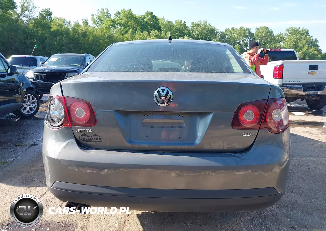 2010 Volkswagen Jetta Limited Edition VIN:3VWRX7AJ2AM127069 - 15