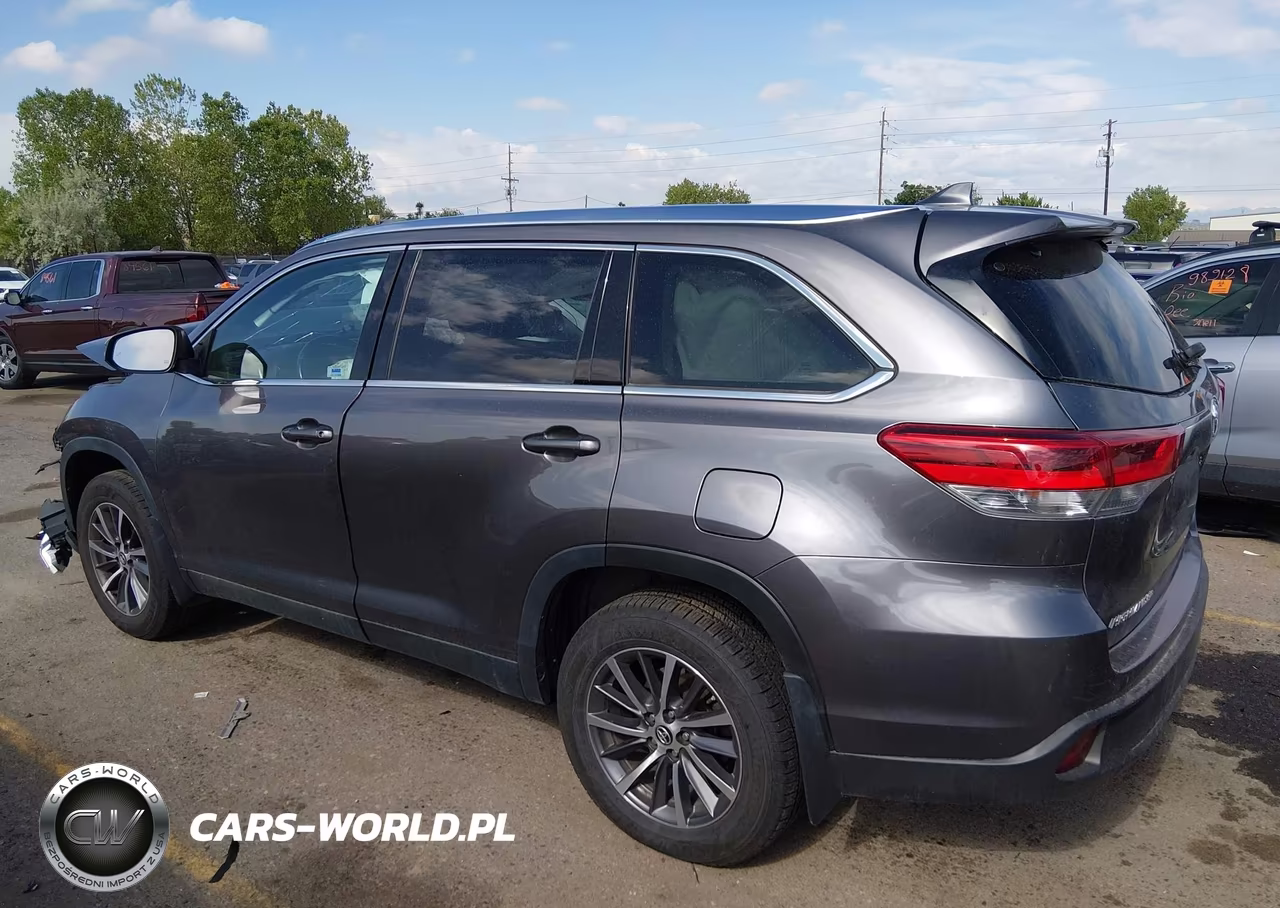 2019 Toyota Highlander Xle VIN:5TDJZRFH0KS625140 - 15
