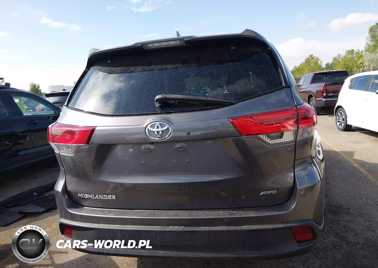 2019 Toyota Highlander Xle VIN:5TDJZRFH0KS625140 - 17
