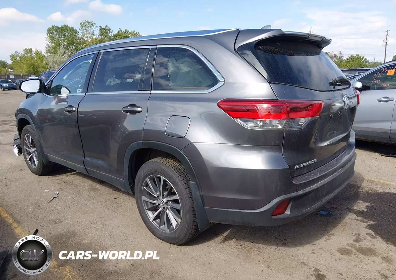 2019 Toyota Highlander Xle VIN:5TDJZRFH0KS625140 - 3