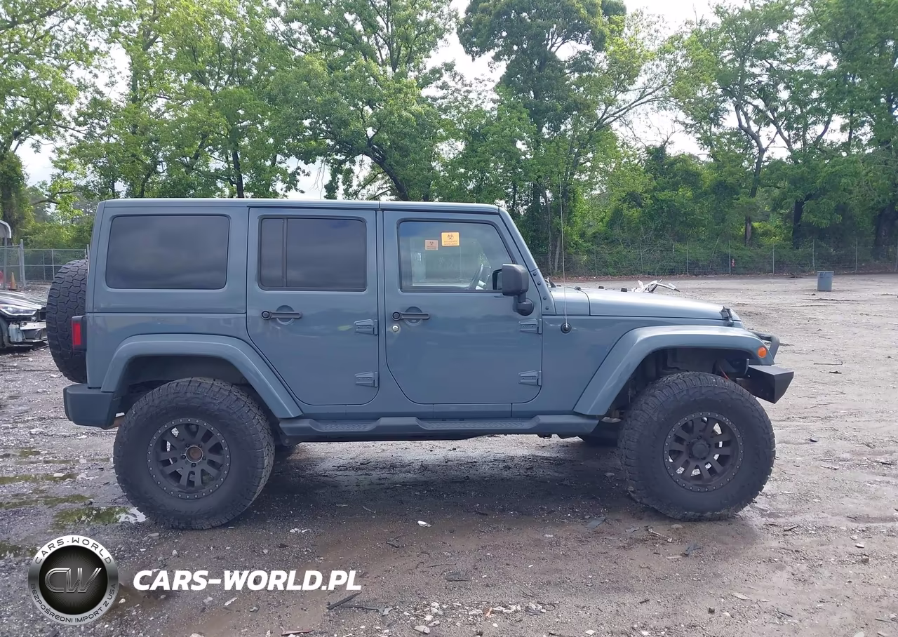 2015 Jeep Wrangler Unlimited Sahara VIN:1C4HJWEG3FL528440 - 13