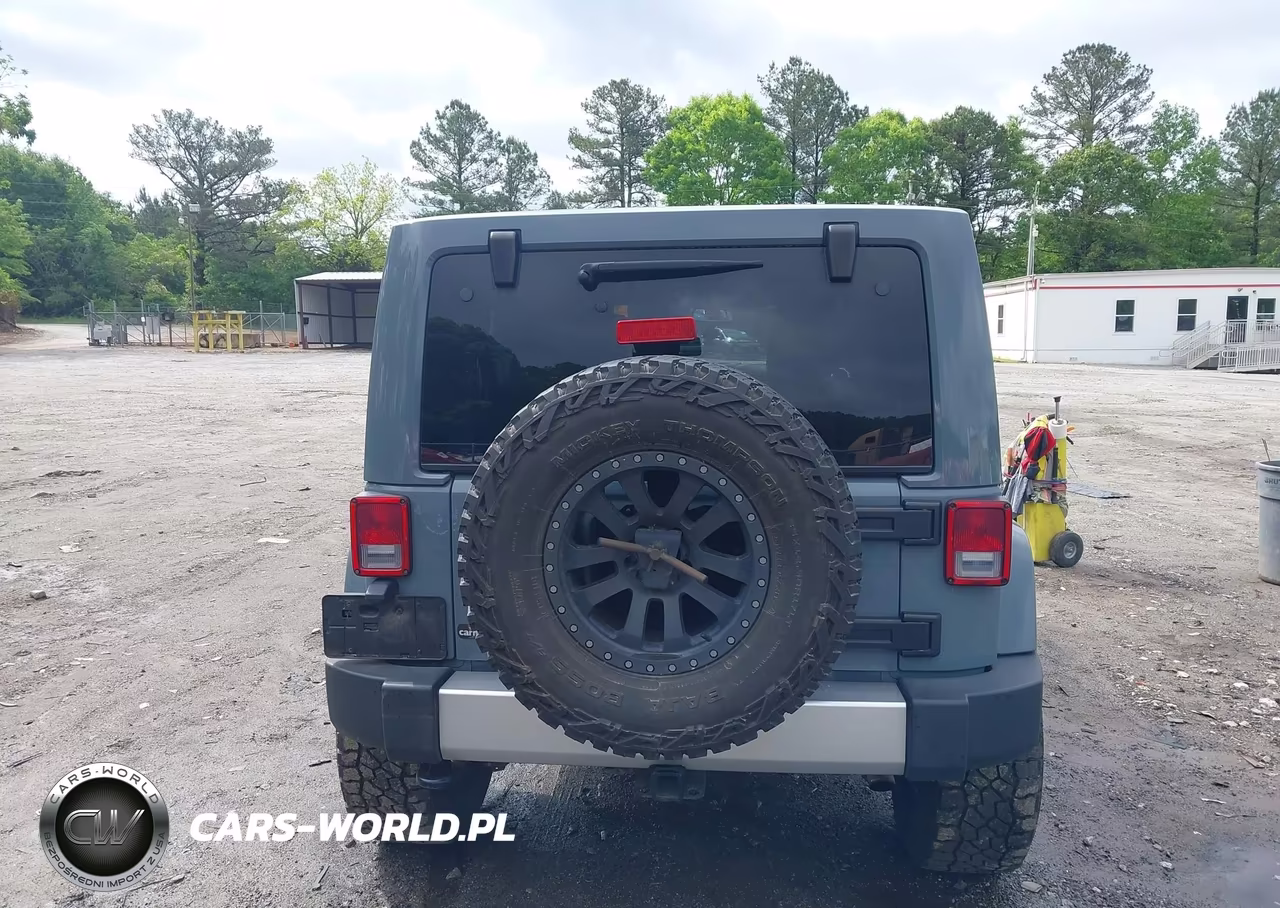 2015 Jeep Wrangler Unlimited Sahara VIN:1C4HJWEG3FL528440 - 16