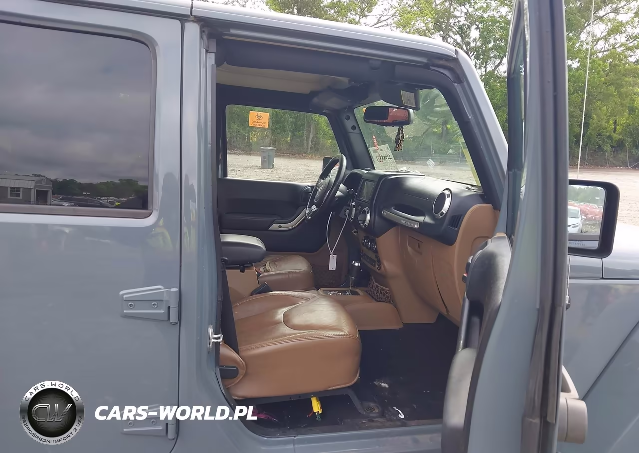 2015 Jeep Wrangler Unlimited Sahara VIN:1C4HJWEG3FL528440 - 5
