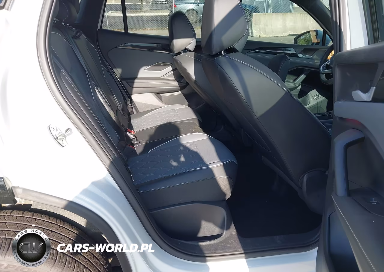 2025 Volkswagen Tiguan 2.0T Sel R-Line VIN:3VVLR7RM2SM045122 - 8
