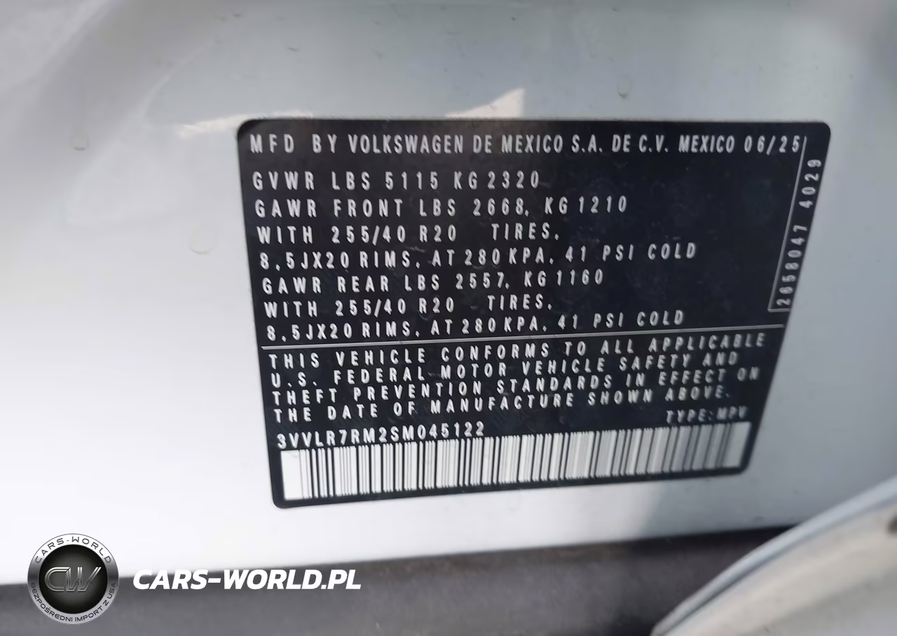 2025 Volkswagen Tiguan 2.0T Sel R-Line VIN:3VVLR7RM2SM045122 - 9