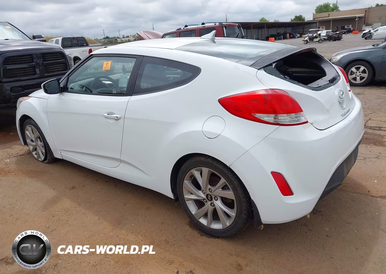 2016 Hyundai Veloster VIN:KMHTC6AD6GU256652 - 3