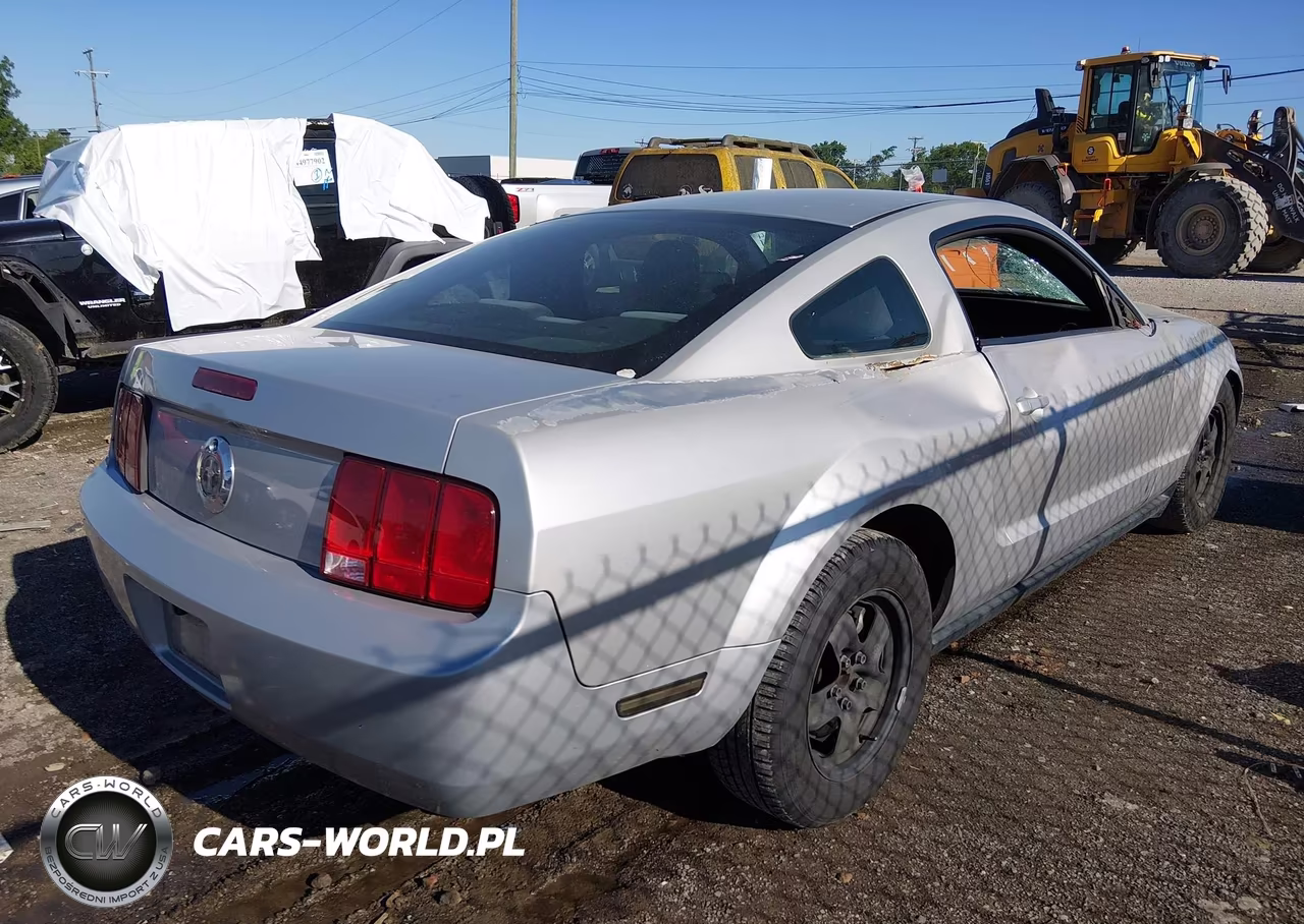 2006 Ford Mustang V6 VIN:1ZVFT80N865130869 - 4