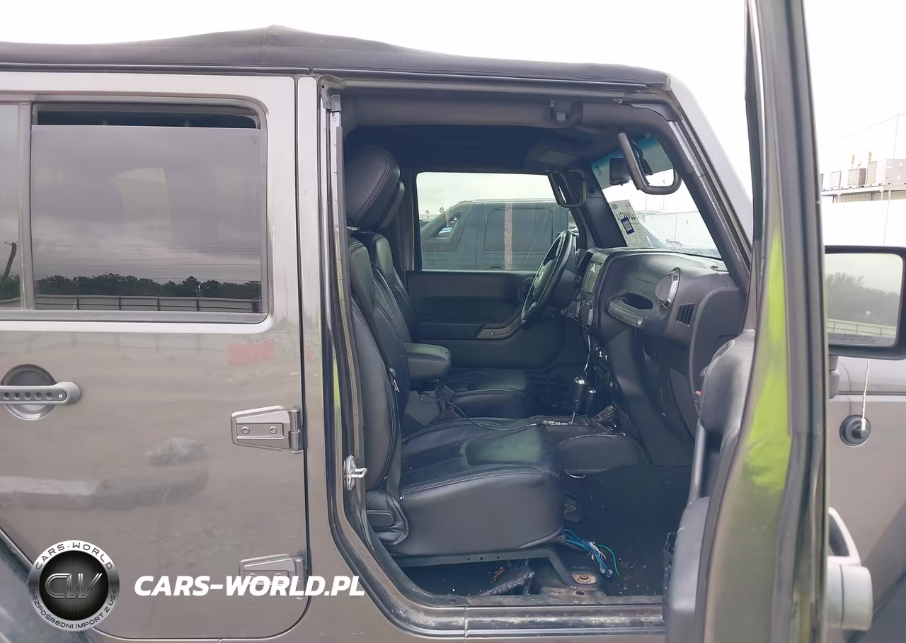 2017 Jeep Wrangler Unlimited Sport 4X4 VIN:1C4BJWDG9HL738454 - 5