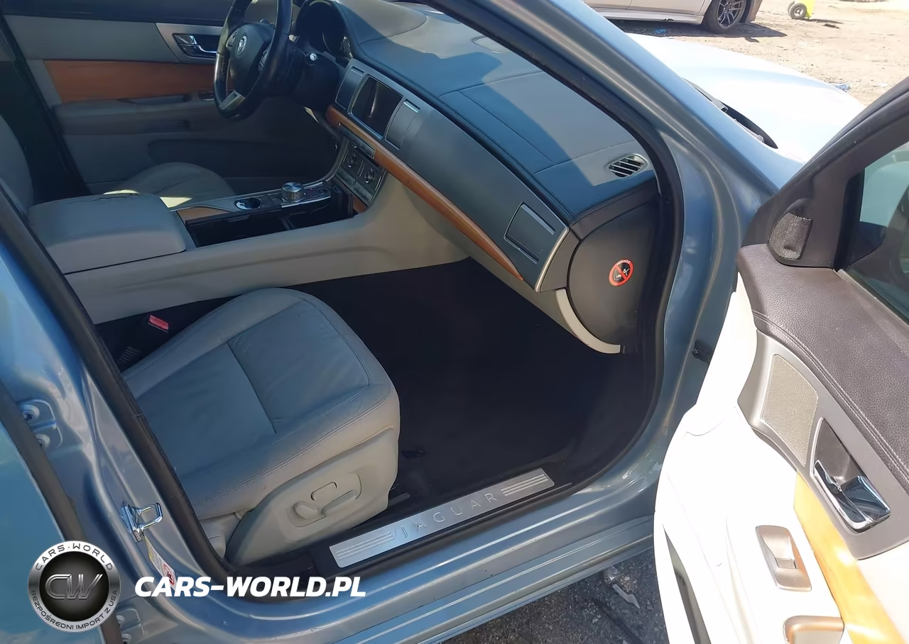 2009 Jaguar Xf Luxury VIN:SAJWA05B99HR43182 - 5