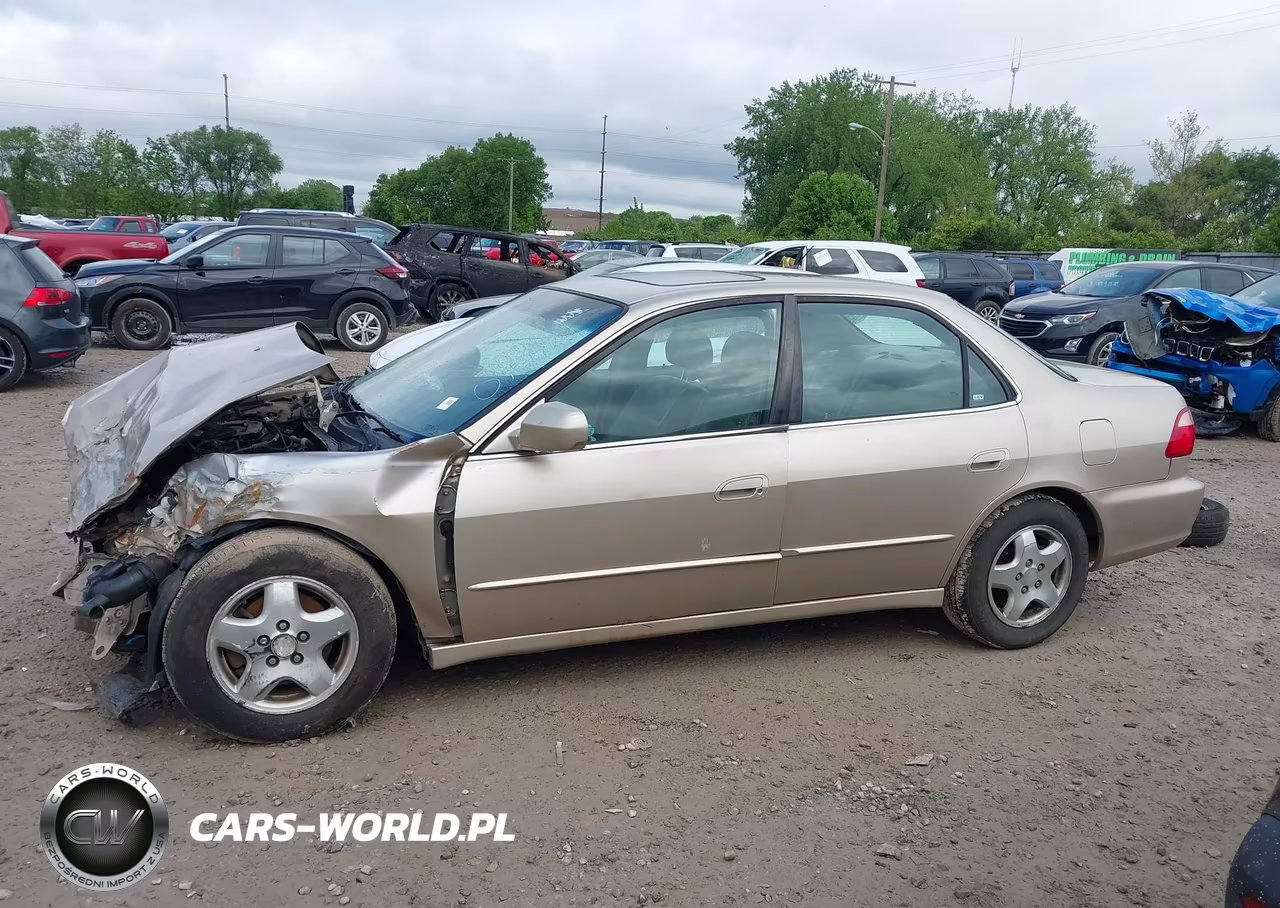 2000 Honda Accord 3.0 Ex VIN:1HGCG1656YA090974 - 13