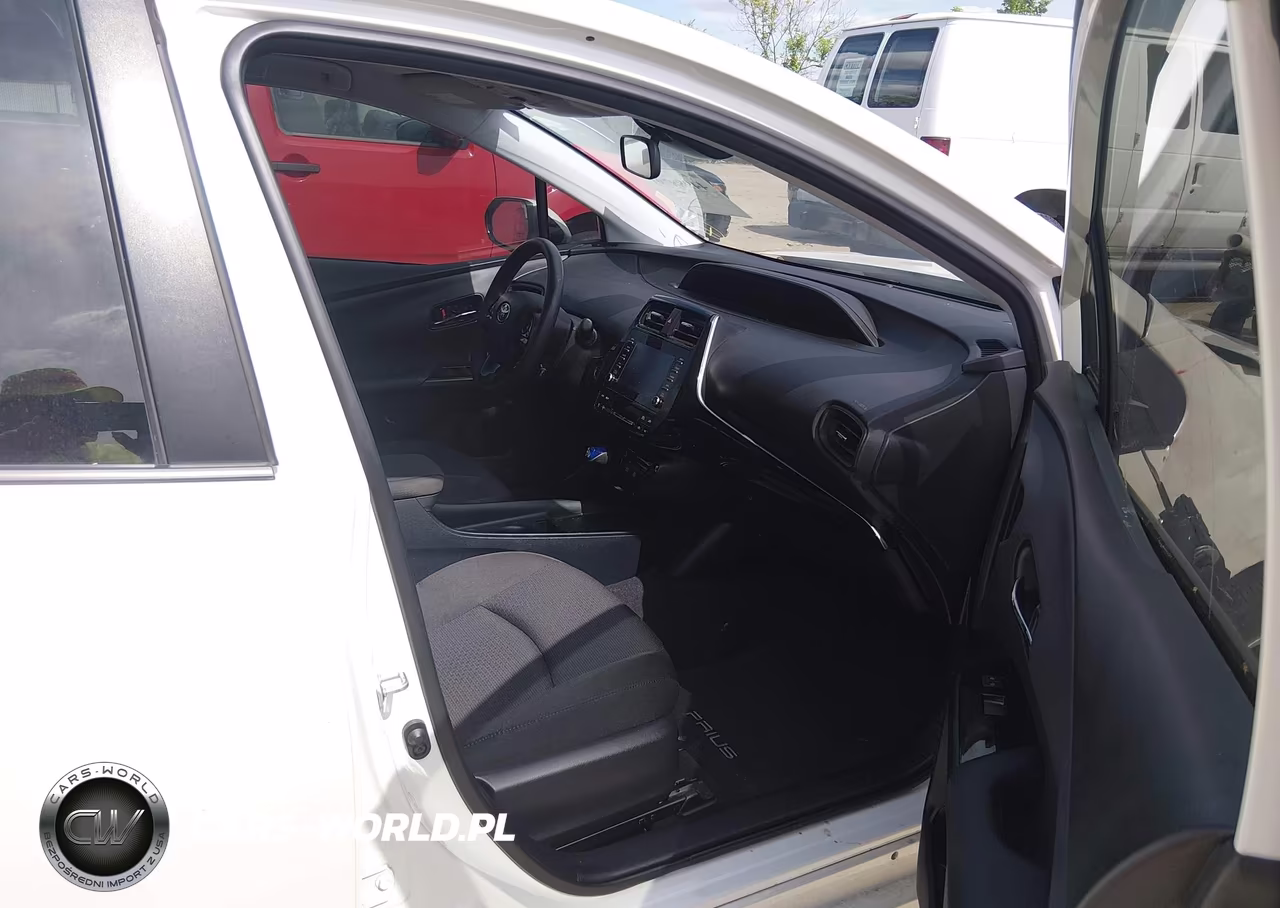2020 Toyota Prius Le VIN:JTDKARFU8L3123472 - 5