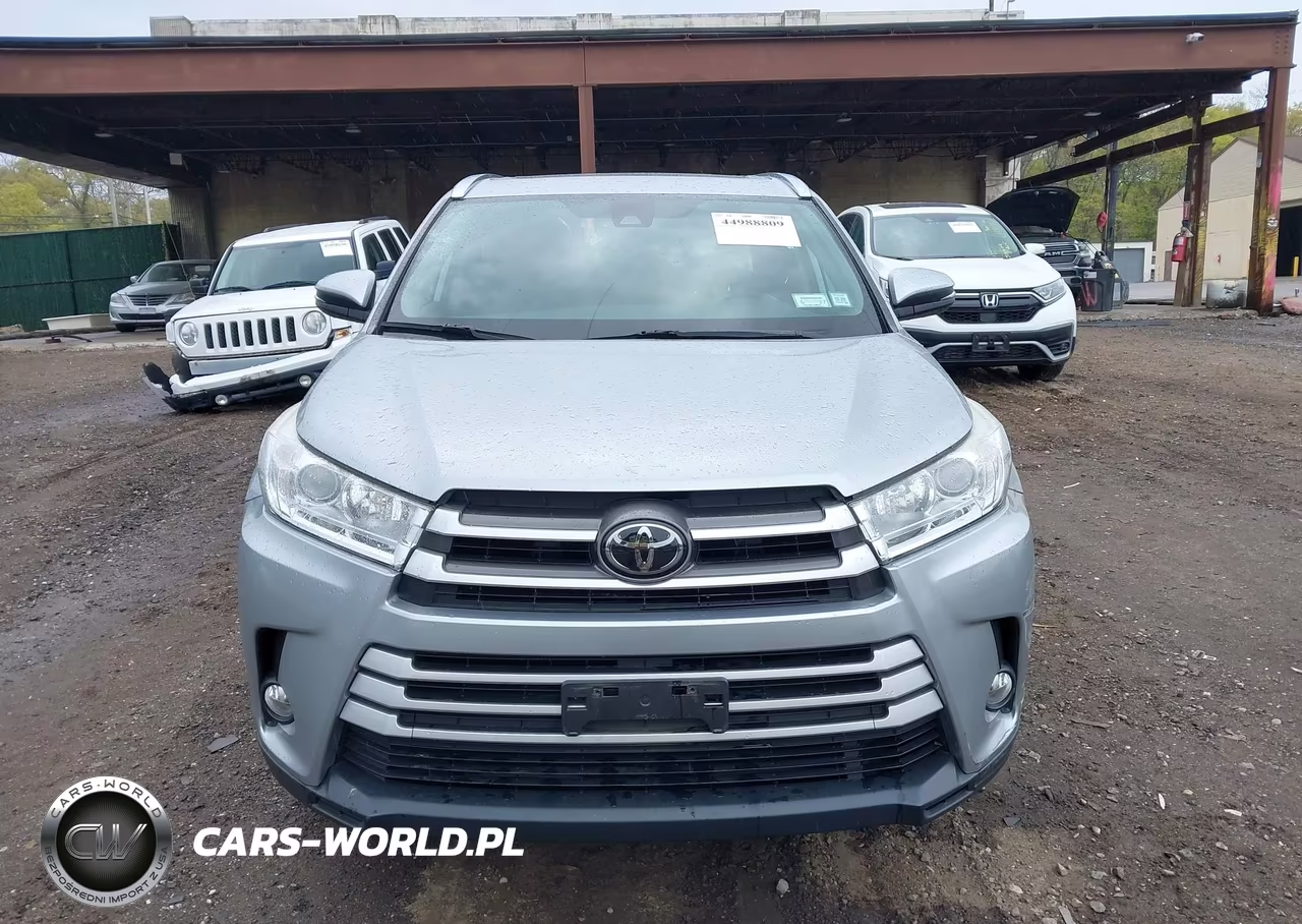 2018 Toyota Highlander Xle VIN:5TDJZRFH7JS485439 - 12