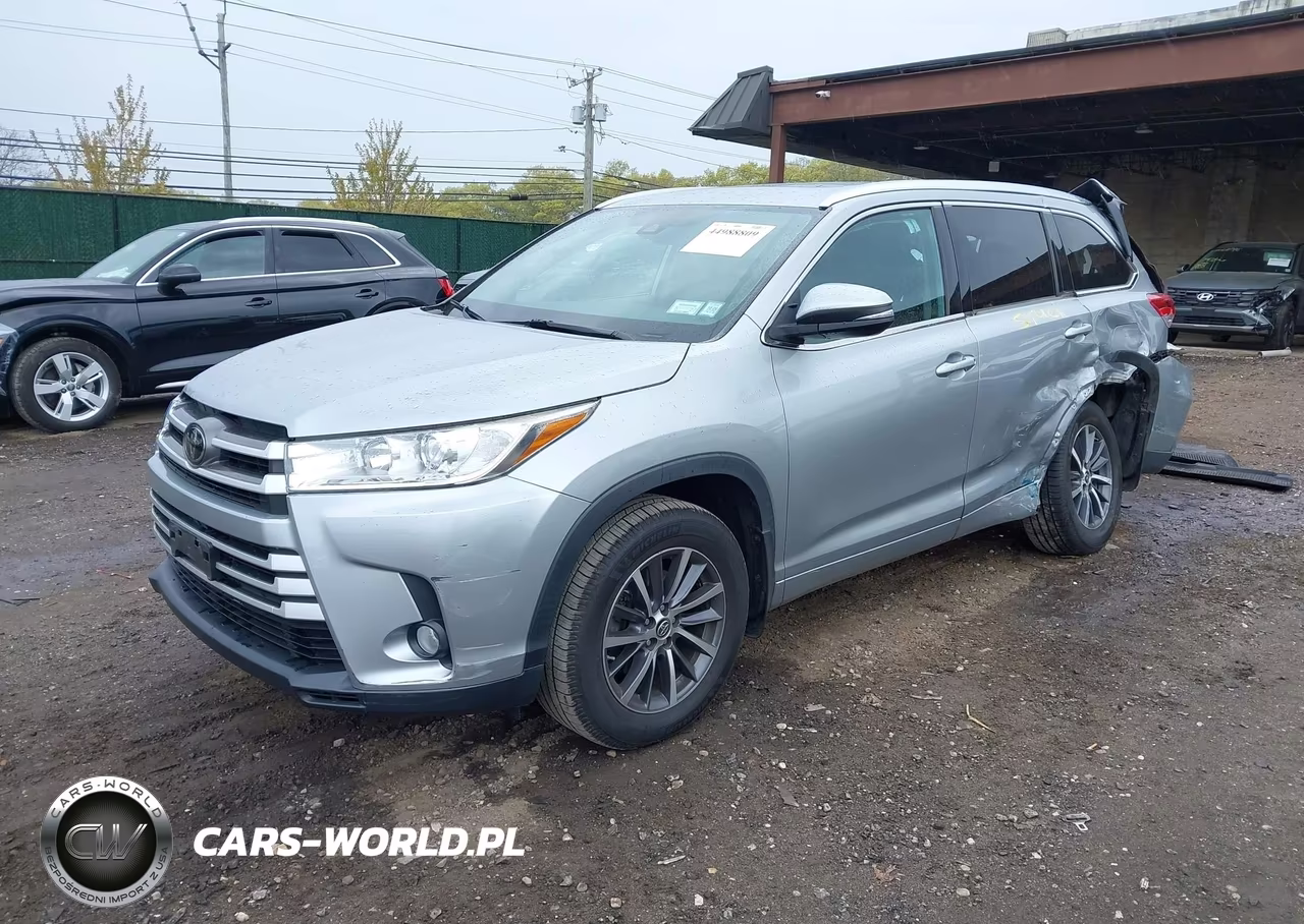 2018 Toyota Highlander Xle VIN:5TDJZRFH7JS485439 - 2