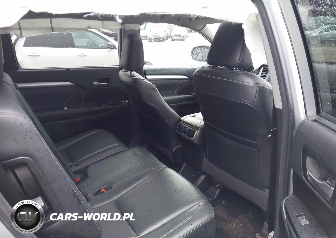 2018 Toyota Highlander Xle VIN:5TDJZRFH7JS485439 - 8
