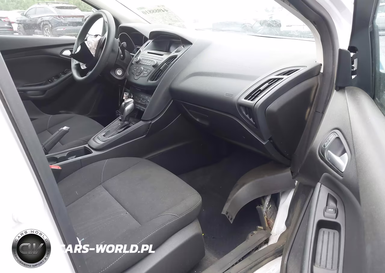 2016 Ford Focus Se VIN:1FADP3F29GL259530 - 5