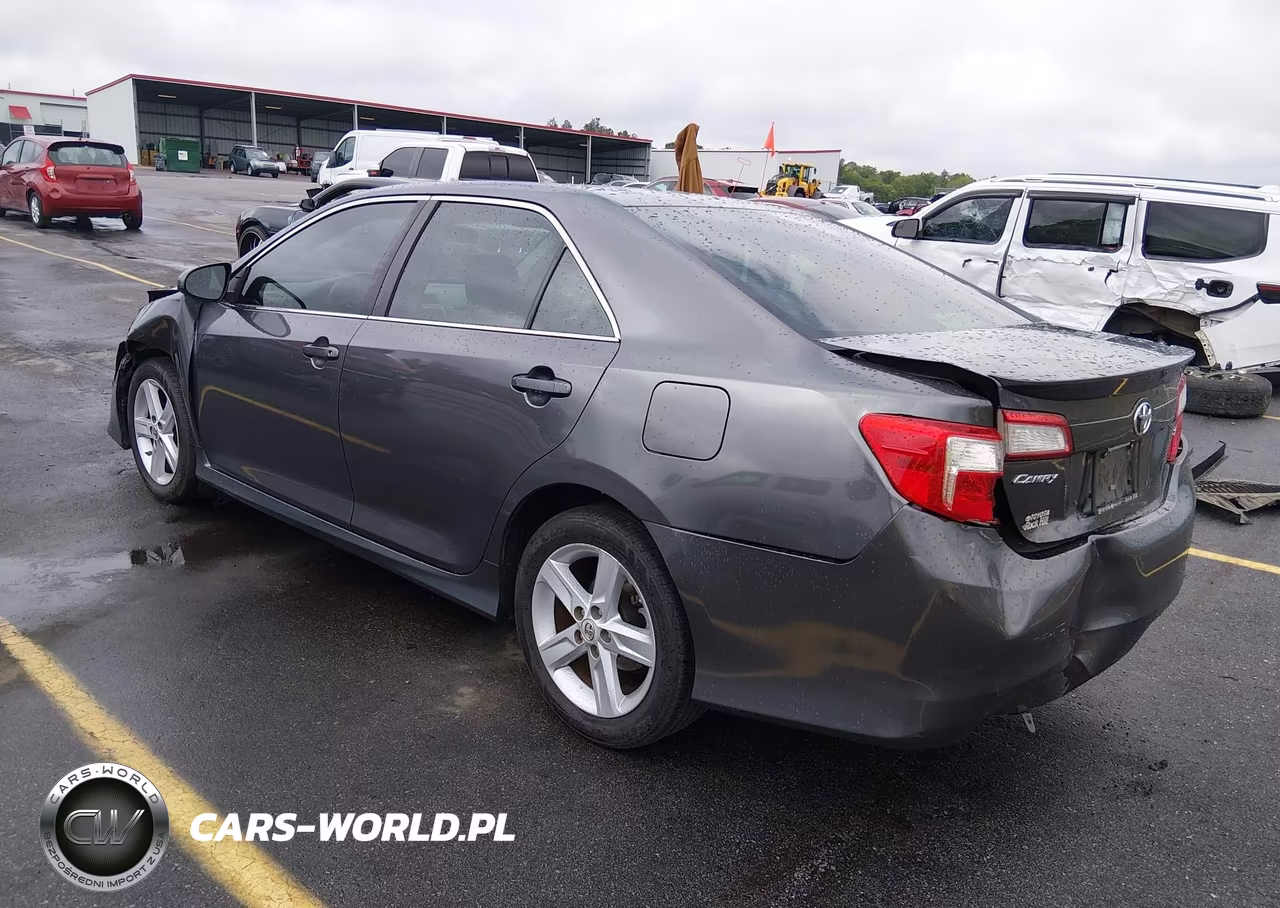 2014 Toyota Camry Se VIN:4T1BF1FK7EU358293 - 3