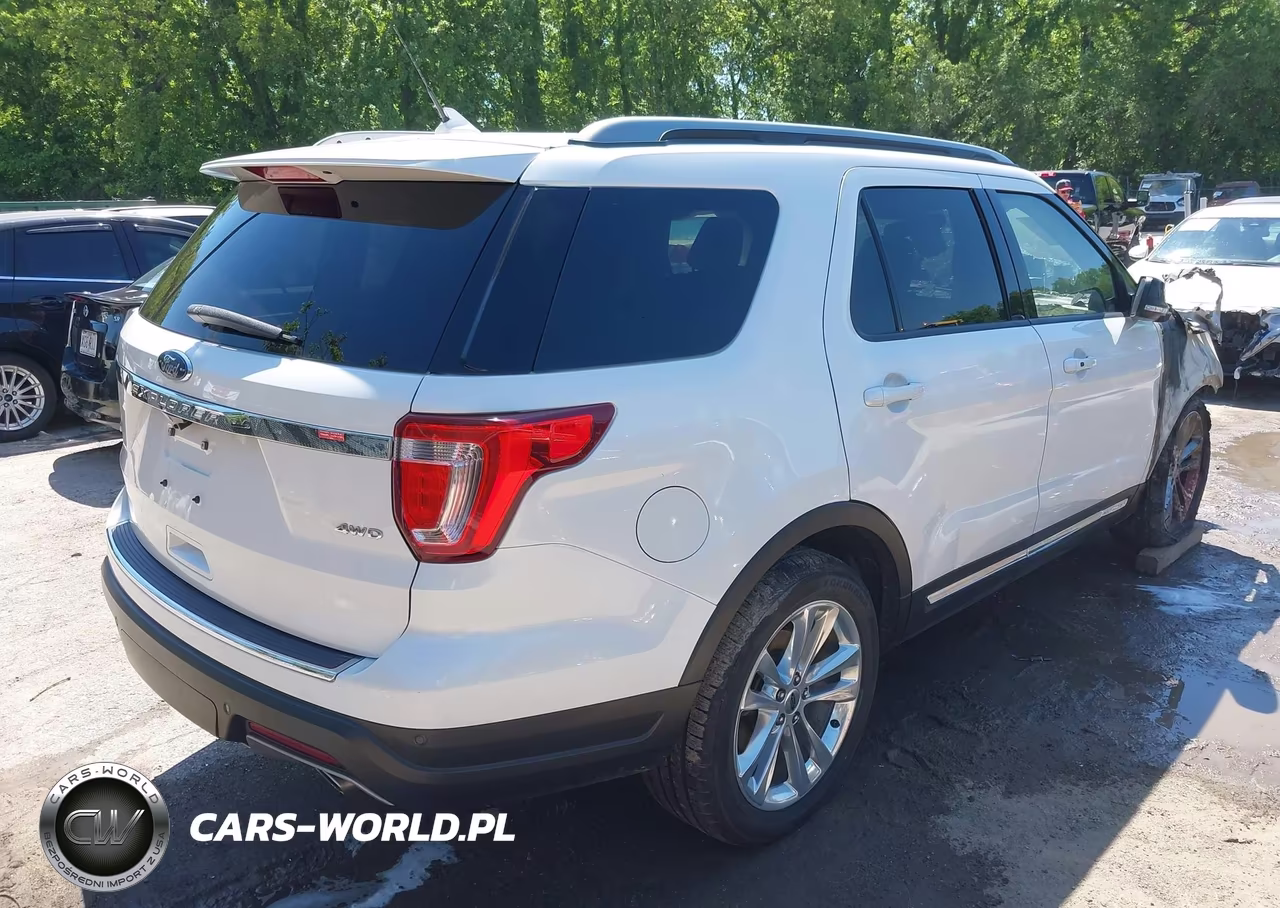 2018 Ford Explorer Xlt VIN:1FM5K8D86JGB55820 - 4