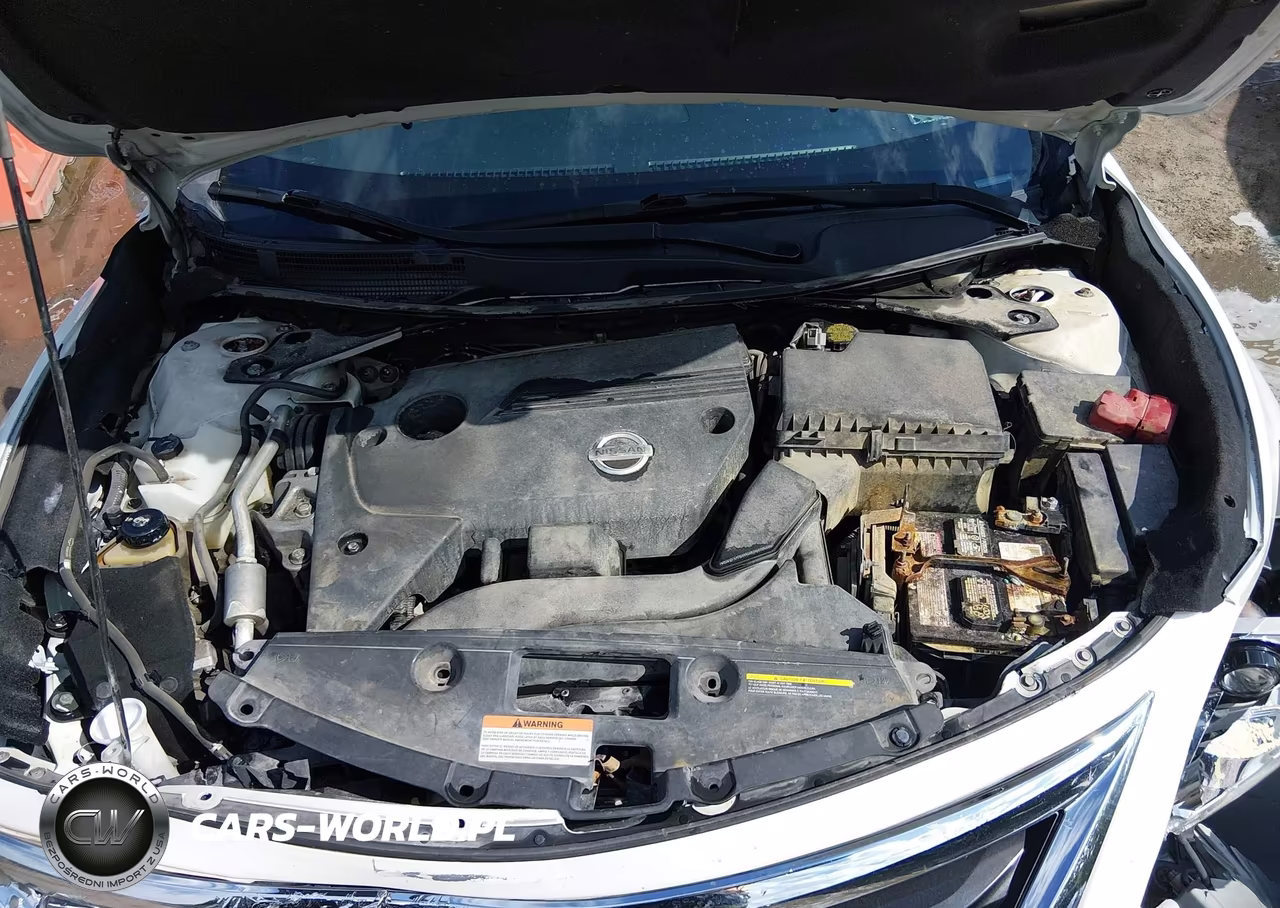 2015 Nissan Altima 2.5 S VIN:1N4AL3AP7FN390749 - 10