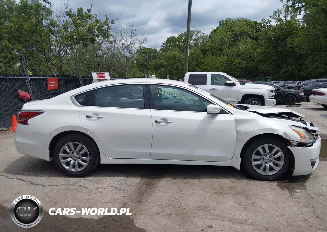 2015 Nissan Altima 2.5 S VIN:1N4AL3AP7FN390749 - 13