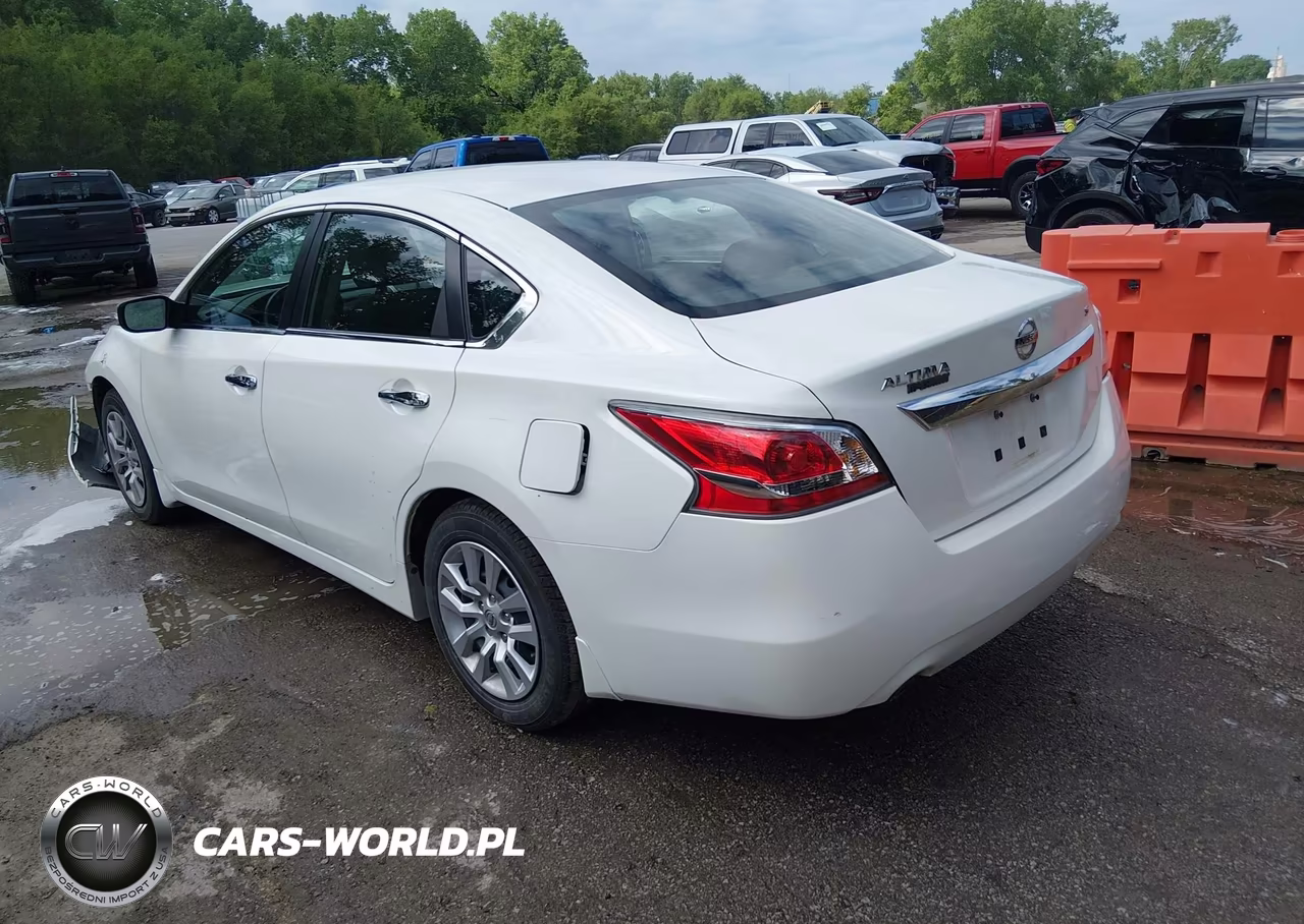 2015 Nissan Altima 2.5 S VIN:1N4AL3AP7FN390749 - 3