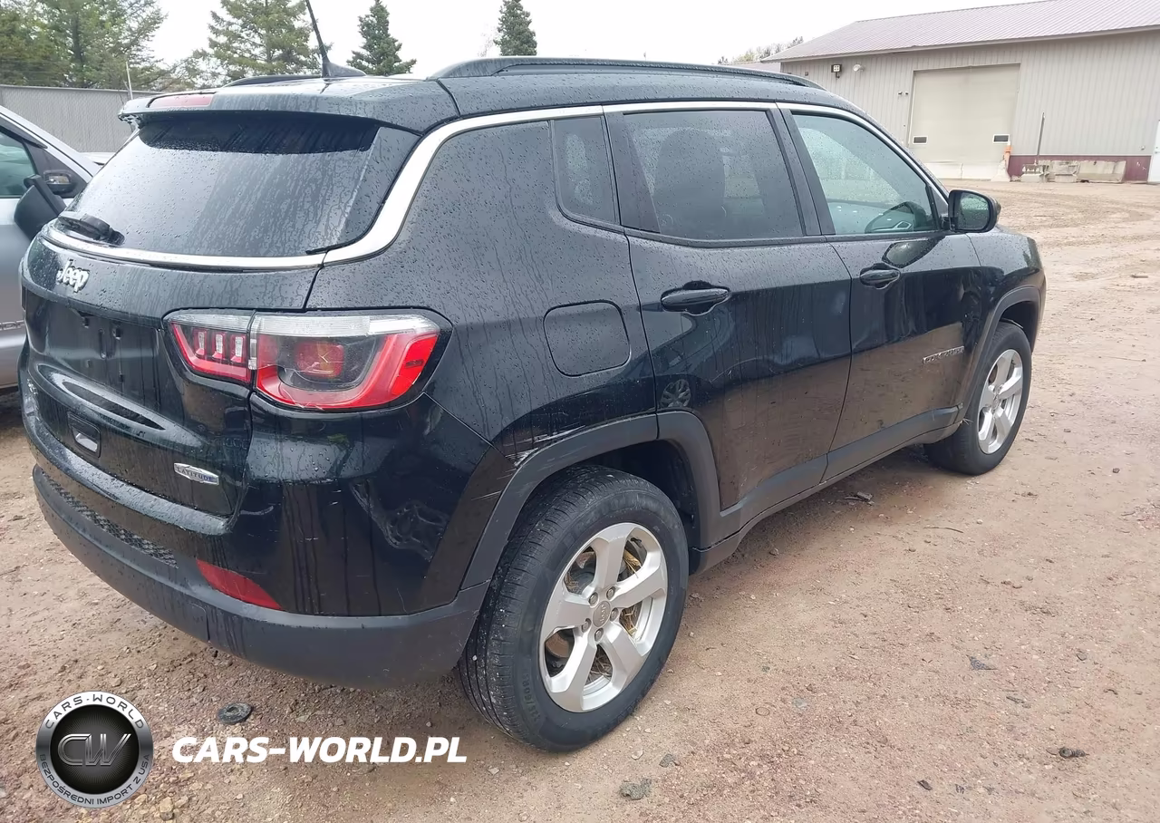 2019 Jeep Compass Latitude 4X4 VIN:3C4NJDBB9KT849221 - 4