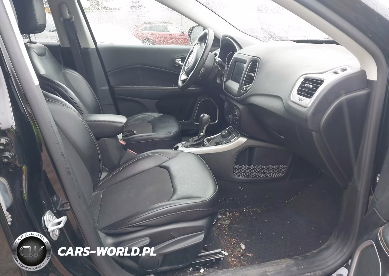 2019 Jeep Compass Latitude 4X4 VIN:3C4NJDBB9KT849221 - 5