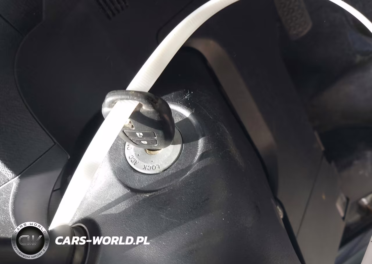 2014 Toyota Prius C One VIN:JTDKDTB3XE1572118 - 11