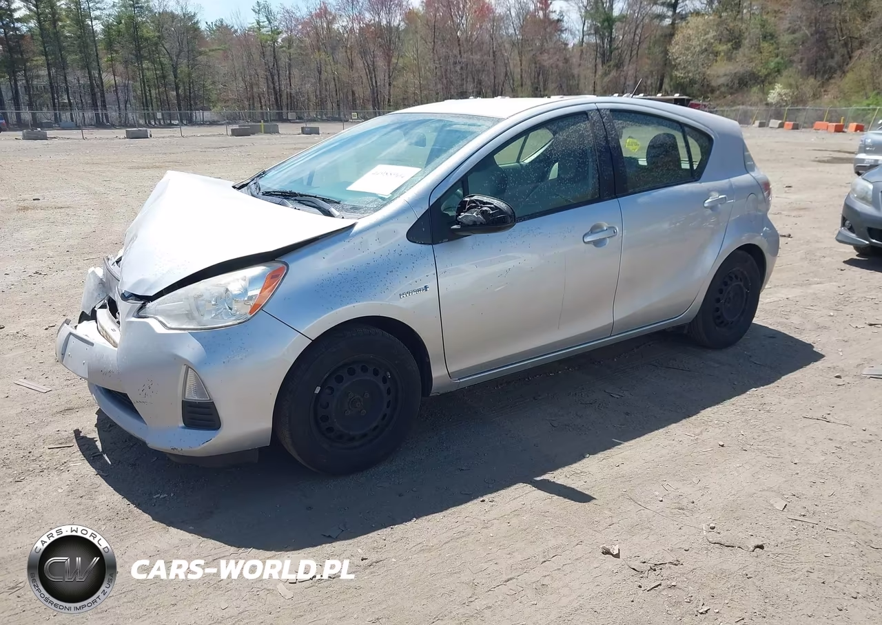 2014 Toyota Prius C One VIN:JTDKDTB3XE1572118 - 2
