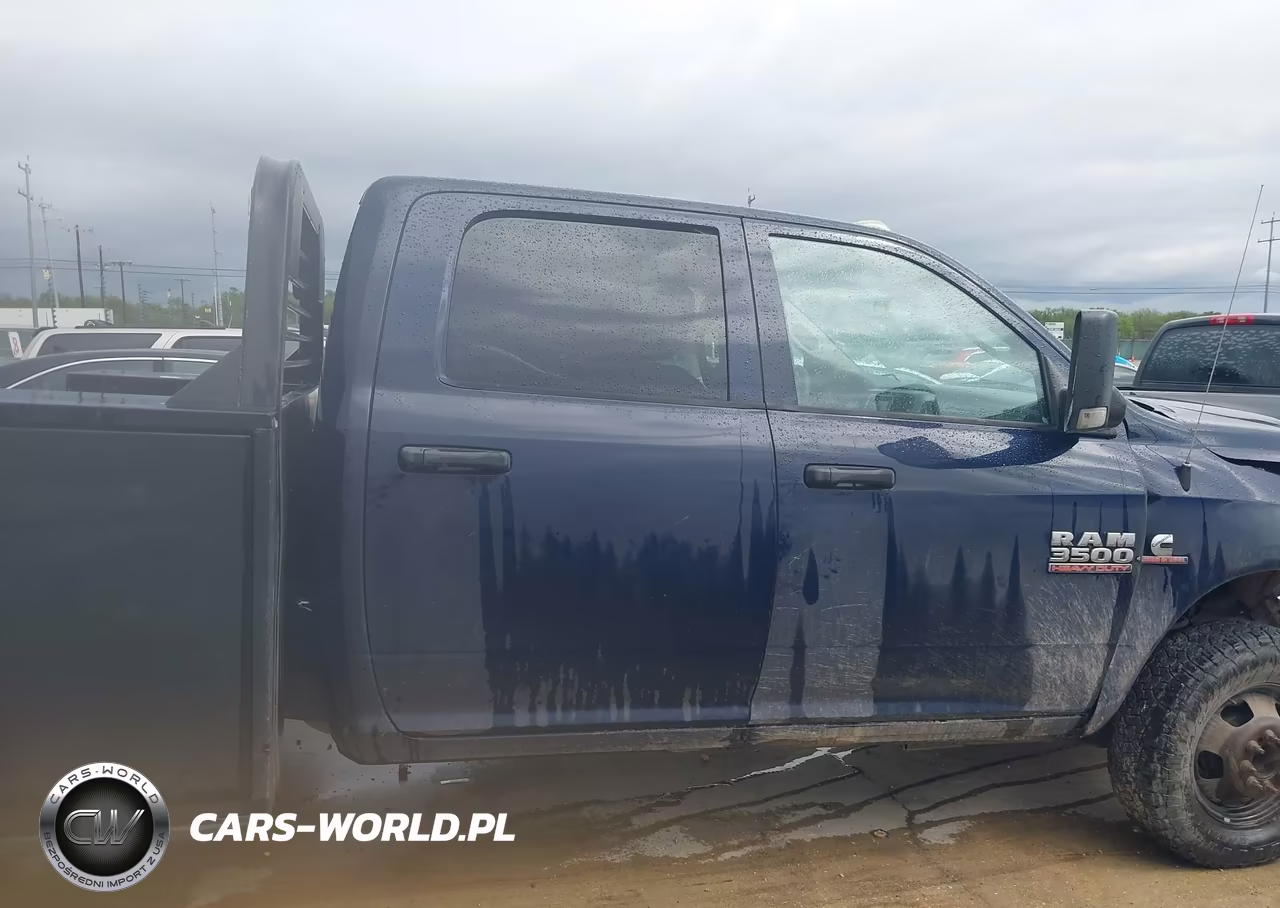 2018 Ram 3500 Chassis Tradesman-Slt-Laramie VIN:3C7WRTCLXJG286706 - 13
