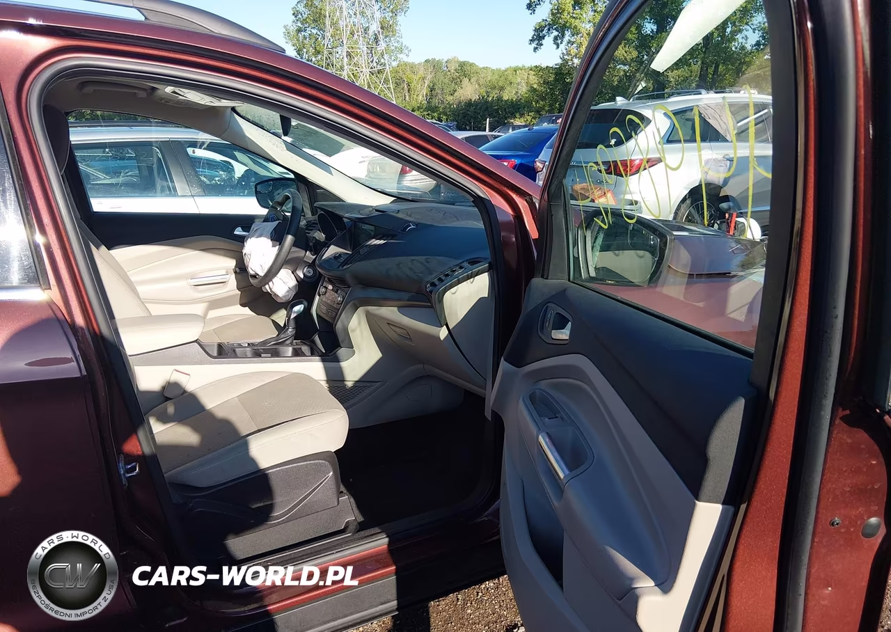 2018 Ford Escape Se VIN:1FMCU0GDXJUC31794 - 5