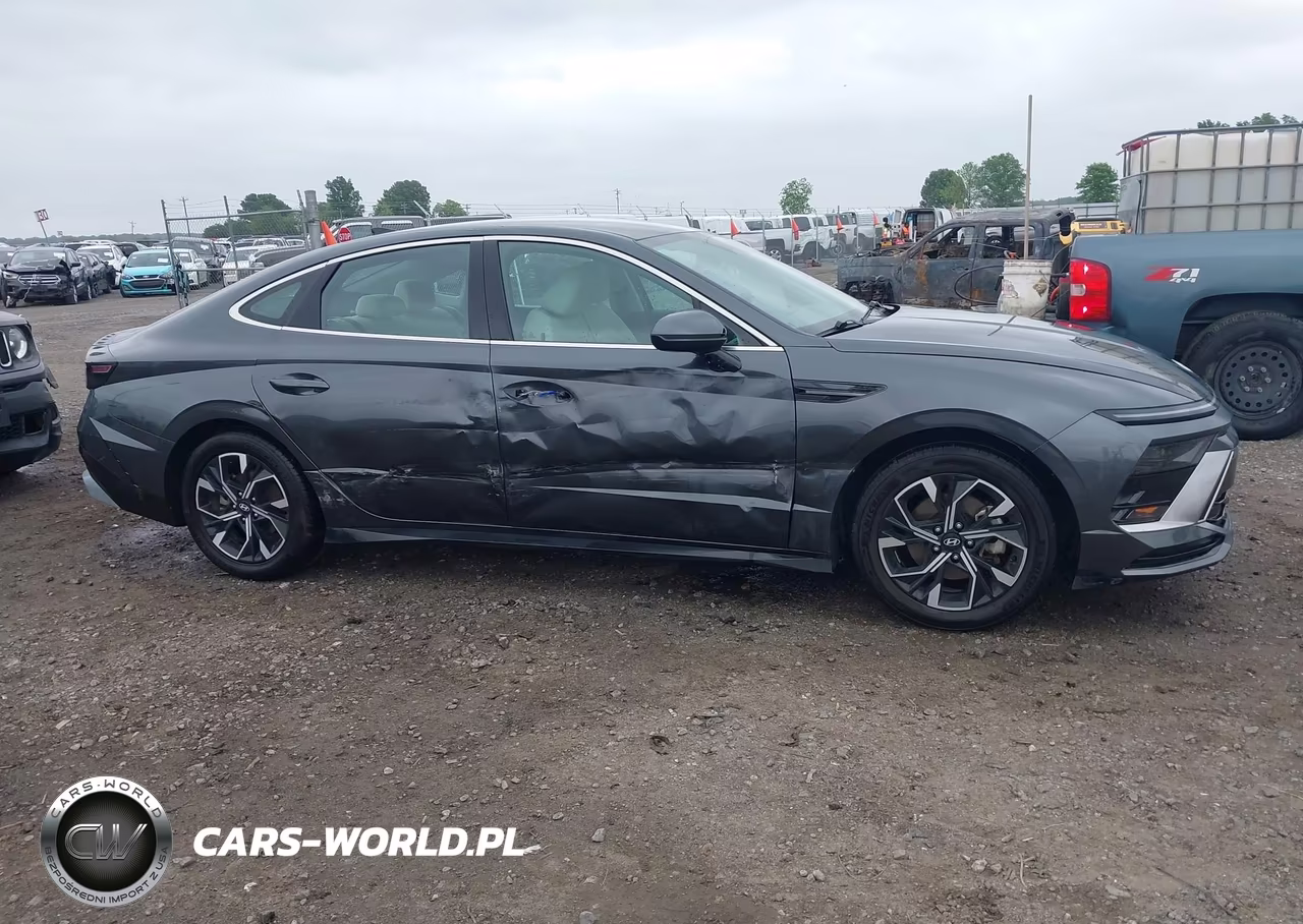 2025 Hyundai Sonata Sel VIN:KMHL64JA4SA436403 - 13