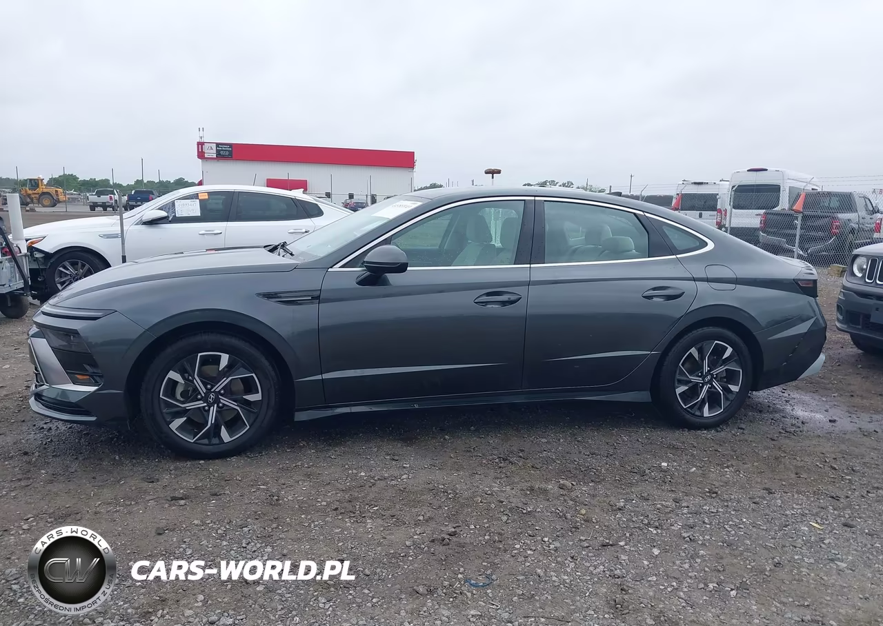 2025 Hyundai Sonata Sel VIN:KMHL64JA4SA436403 - 14