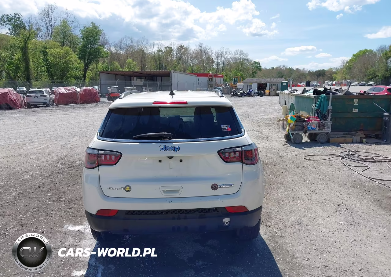 2019 Jeep Compass Latitude 4X4 VIN:3C4NJDBB5KT839043 - 16