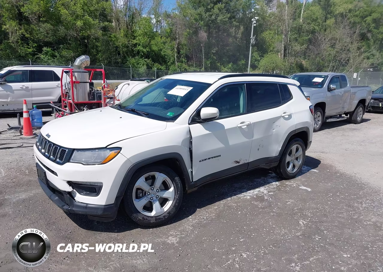 2019 Jeep Compass Latitude 4X4 VIN:3C4NJDBB5KT839043 - 2