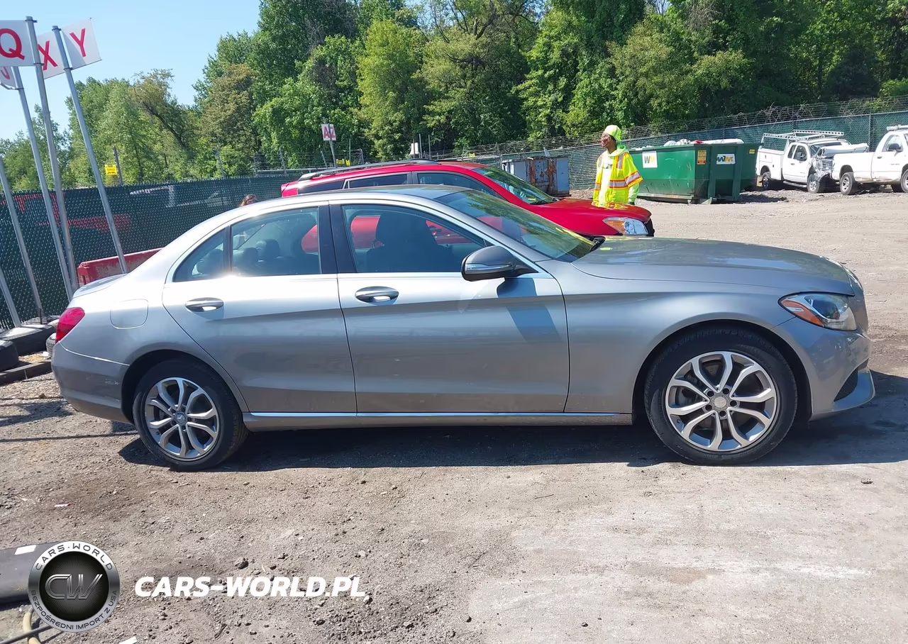 2015 Mercedes-Benz C 300 4Matic VIN:55SWF4KB0FU090404 - 14
