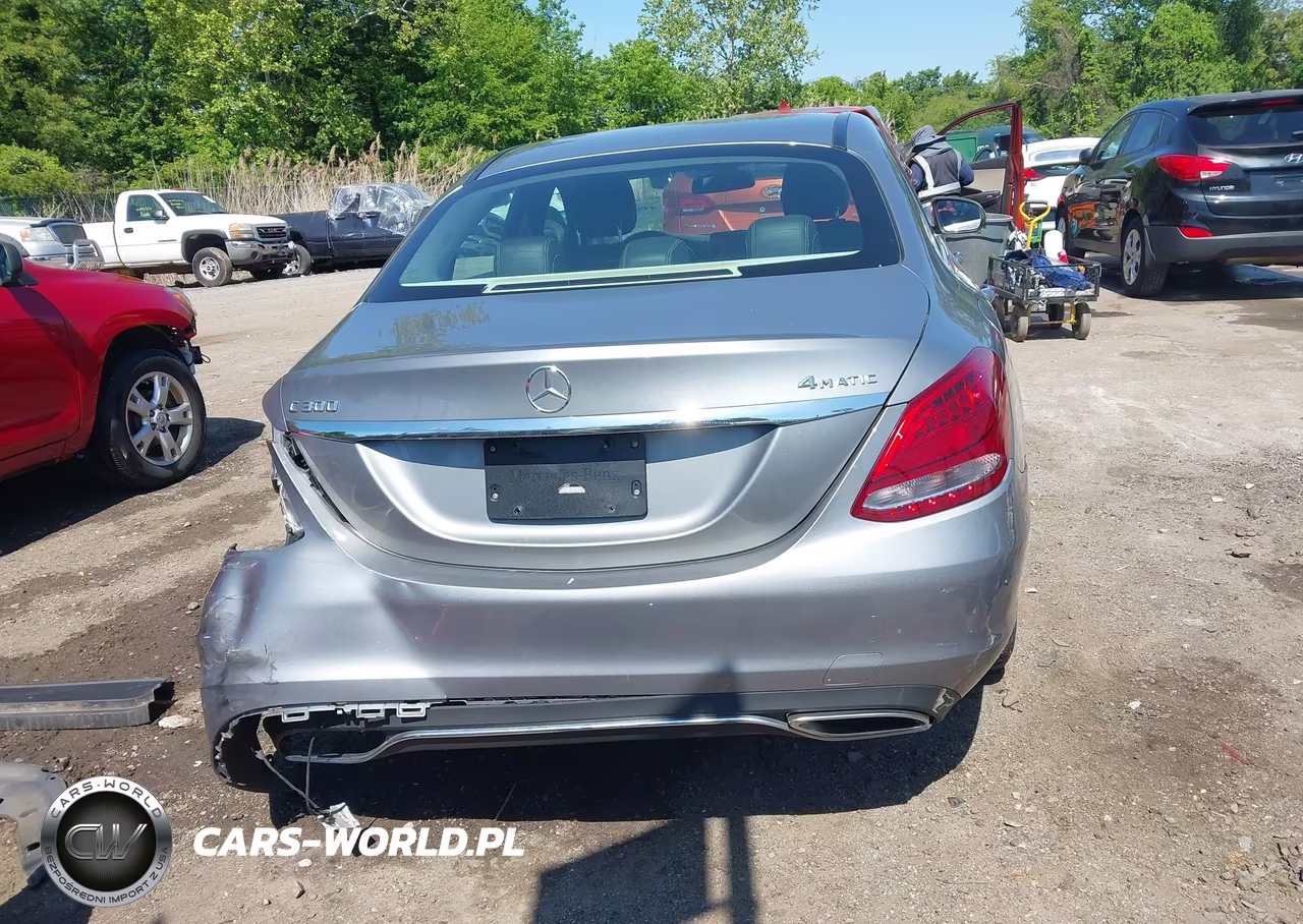 2015 Mercedes-Benz C 300 4Matic VIN:55SWF4KB0FU090404 - 17