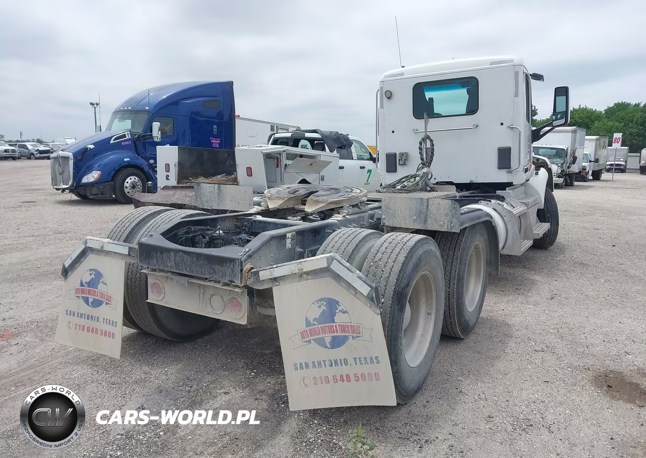 2018 Peterbilt 567 VIN:1XPCDP9X1JD490872 - 4