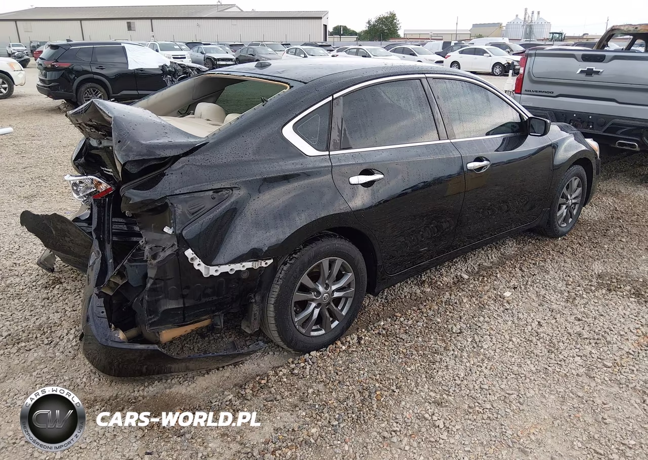 2015 Nissan Altima 2.5 S VIN:1N4AL3AP1FN374594 - 4