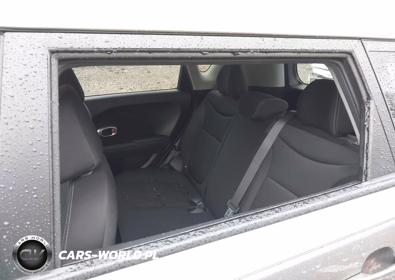 2017 Kia Soul VIN:KNDJN2A28H7491812 - 17