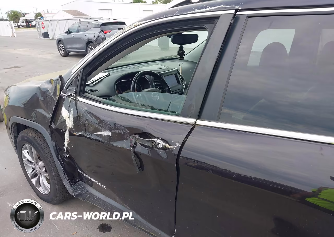 2021 Jeep Cherokee Latitude Plus Fwd VIN:1C4PJLLB5MD179841 - 17