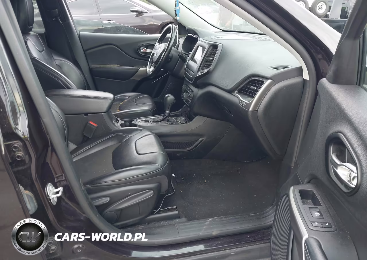 2021 Jeep Cherokee Latitude Plus Fwd VIN:1C4PJLLB5MD179841 - 5