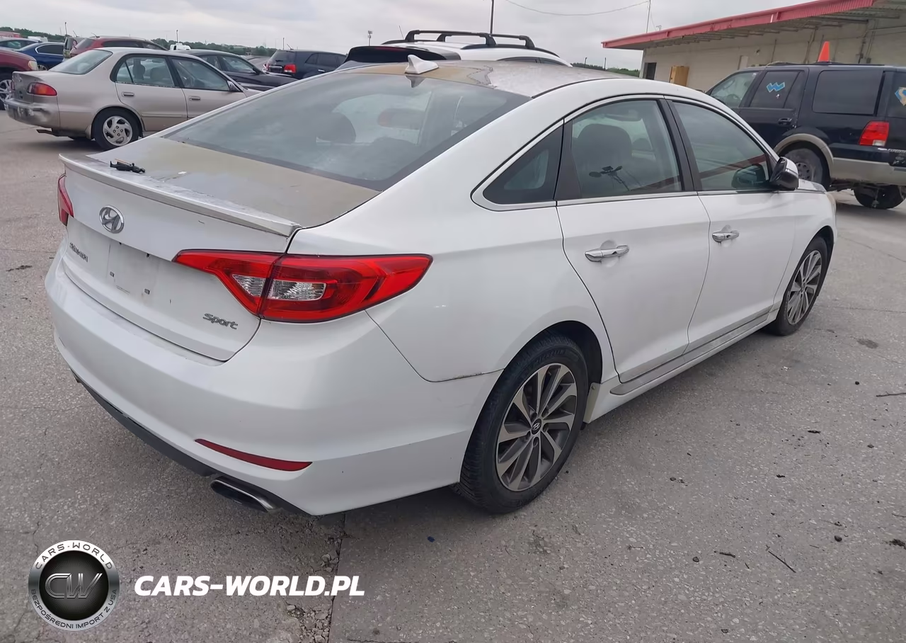 2015 Hyundai Sonata Sport VIN:5NPE34AF7FH067861 - 4