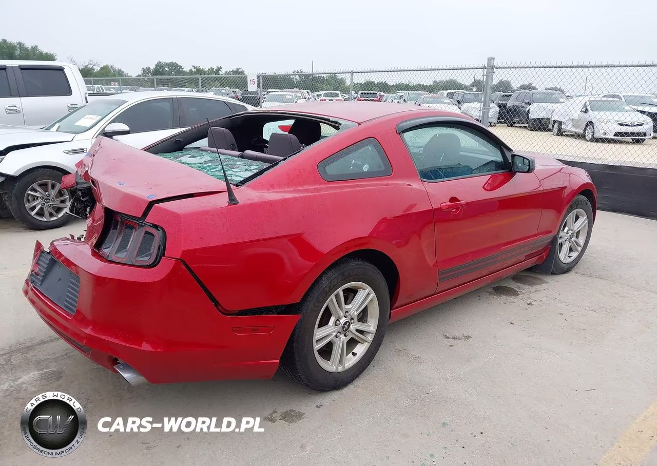2013 Ford Mustang V6 VIN:1ZVBP8AM8D5225681 - 4