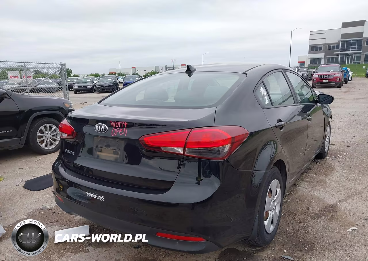 2018 Kia Forte Lx VIN:3KPFK4A77JE239478 - 4